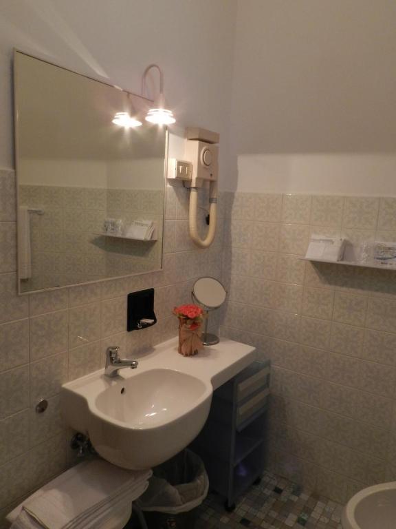 Park Hotel Albisola Superiore Bilik gambar
