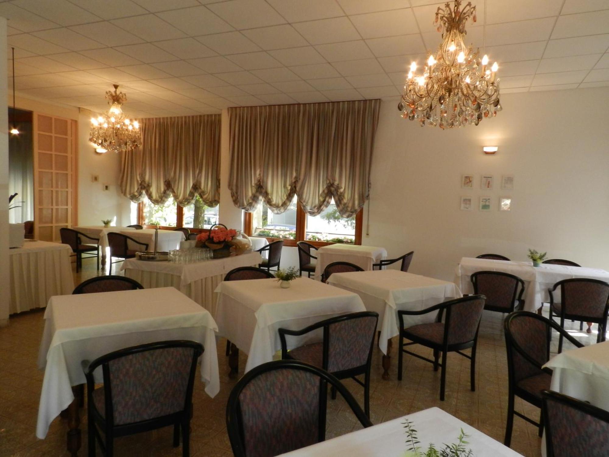 Park Hotel Albisola Superiore Luaran gambar